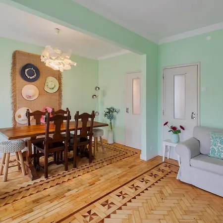 Patios Marias - Rosas 세투발